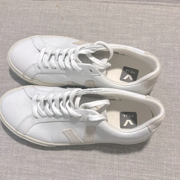 Veja women’s Esplar Logo Sneaker - Picture 6 of 8